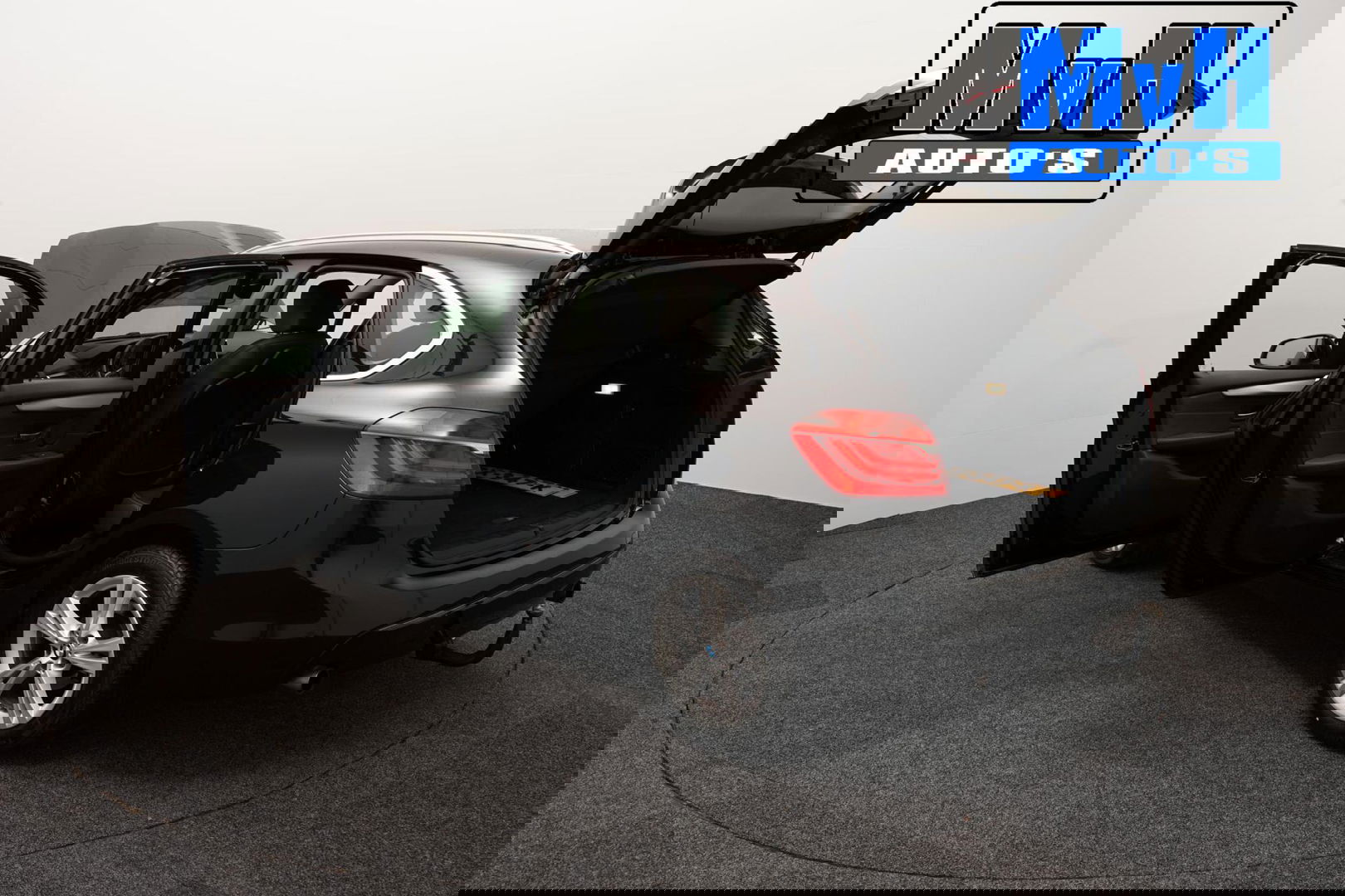 BMW 2 Serie Active Tourer 220i High Executive|LED|TREKH|HUD