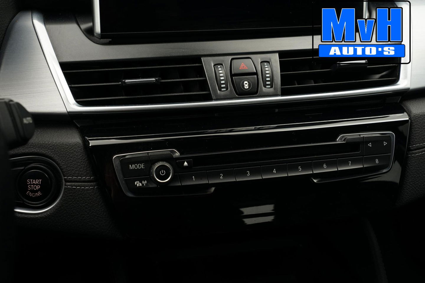 BMW 2 Serie Active Tourer 220i High Executive|LED|TREKH|HUD