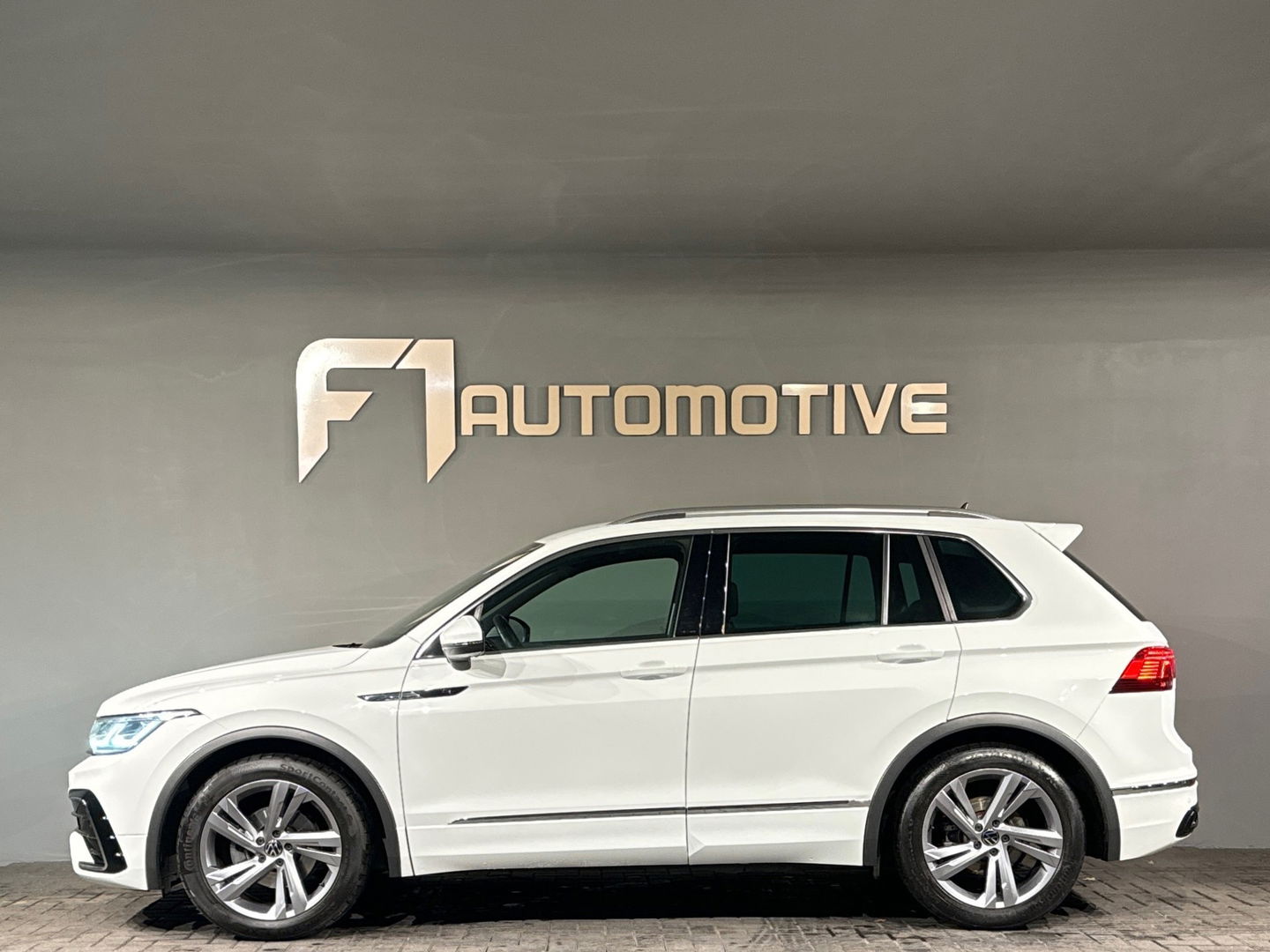 Volkswagen Tiguan 1.5 TSI R-Line Business+ Keyless|Sfeer|NAP