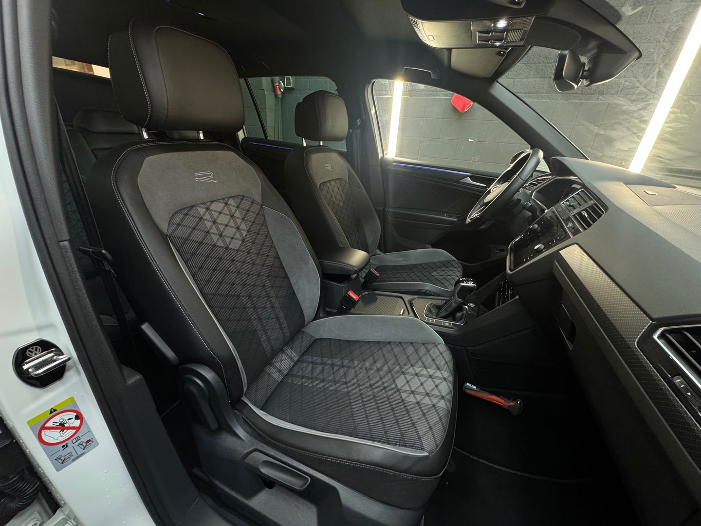 Volkswagen Tiguan 1.5 TSI R-Line Business+ Keyless|Sfeer|NAP