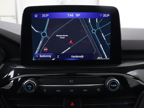 Ford Kuga 2.5 PHEV ST-Line | Panoramadak | Head-Up | Trekhaak | Stoelverwarming | Adaptive cruise | 360 Camera | Bang & Olufsen | Carplay | Keyless | Achterbankverwarming | Digital Cockpit | Plug In