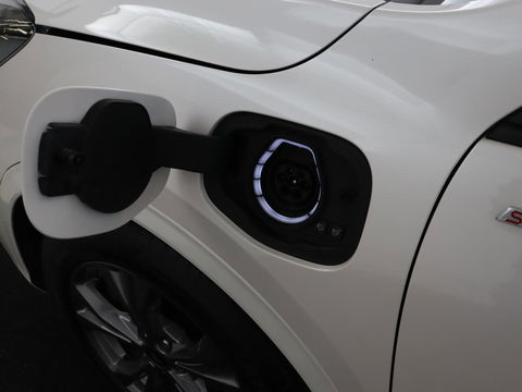 Ford Kuga 2.5 PHEV ST-Line | Panoramadak | Head-Up | Trekhaak | Stoelverwarming | Adaptive cruise | 360 Camera | Bang & Olufsen | Carplay | Keyless | Achterbankverwarming | Digital Cockpit | Plug In