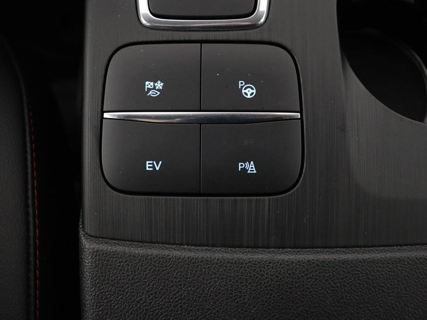 Ford Kuga 2.5 PHEV ST-Line | Panoramadak | Head-Up | Trekhaak | Stoelverwarming | Adaptive cruise | 360 Camera | Bang & Olufsen | Carplay | Keyless | Achterbankverwarming | Digital Cockpit | Plug In