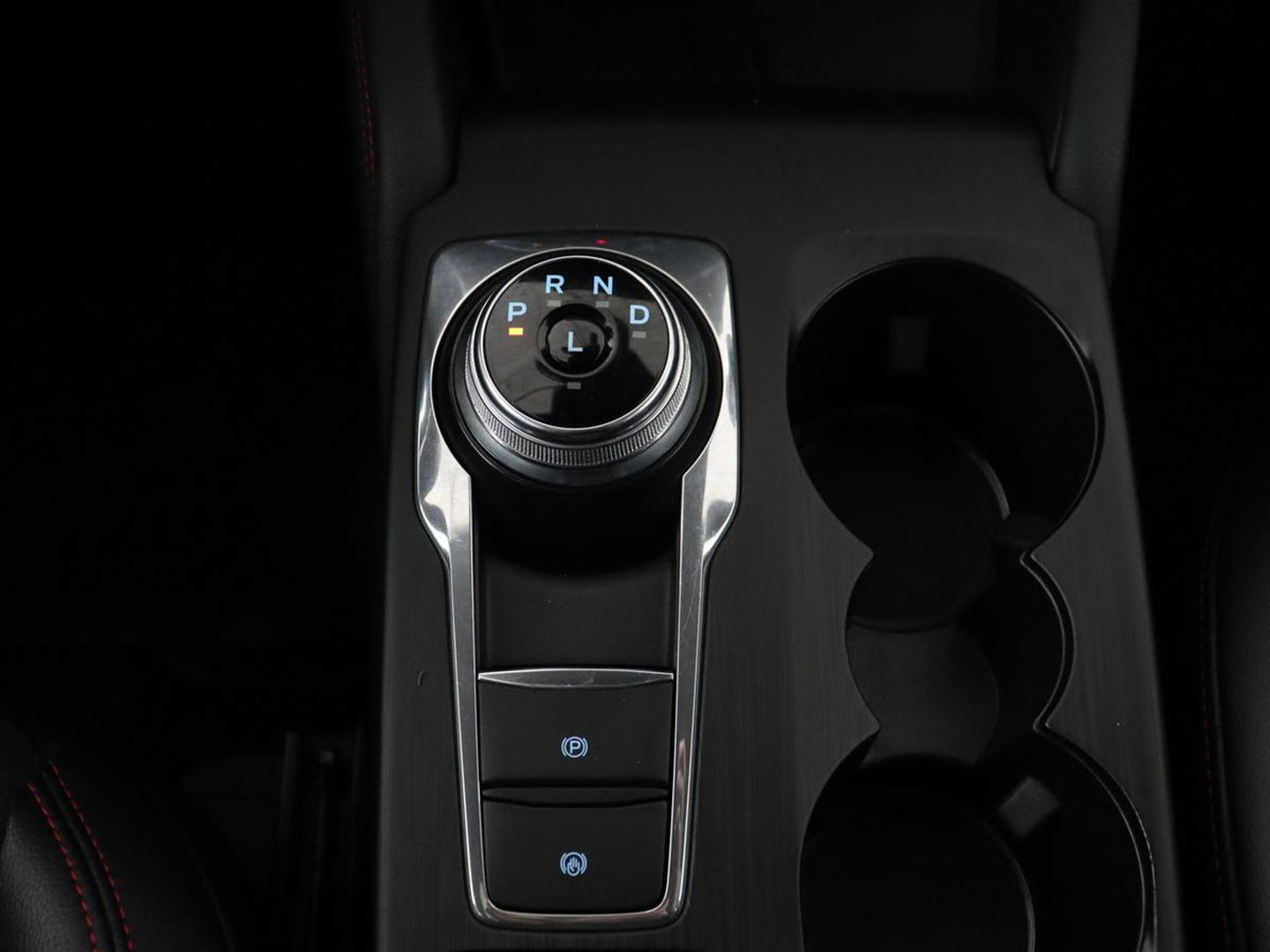 Ford Kuga 2.5 PHEV ST-Line | Panoramadak | Head-Up | Trekhaak | Stoelverwarming | Adaptive cruise | 360 Camera | Bang & Olufsen | Carplay | Keyless | Achterbankverwarming | Digital Cockpit | Plug In