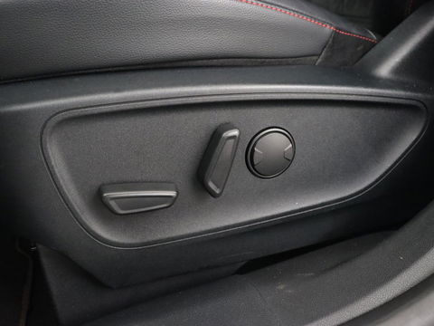 Ford Kuga 2.5 PHEV ST-Line | Panoramadak | Head-Up | Trekhaak | Stoelverwarming | Adaptive cruise | 360 Camera | Bang & Olufsen | Carplay | Keyless | Achterbankverwarming | Digital Cockpit | Plug In