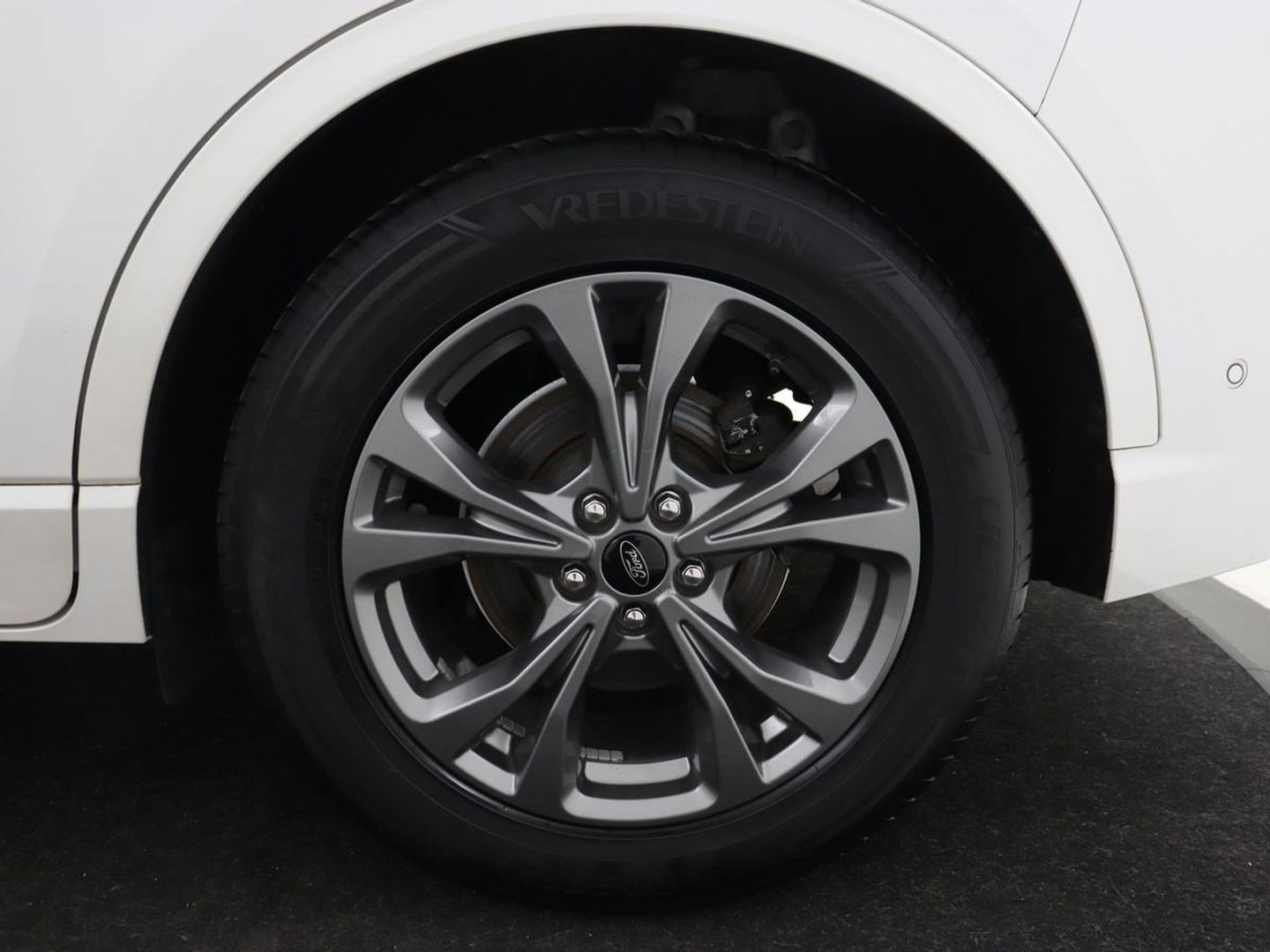 Ford Kuga 2.5 PHEV ST-Line | Panoramadak | Head-Up | Trekhaak | Stoelverwarming | Adaptive cruise | 360 Camera | Bang & Olufsen | Carplay | Keyless | Achterbankverwarming | Digital Cockpit | Plug In