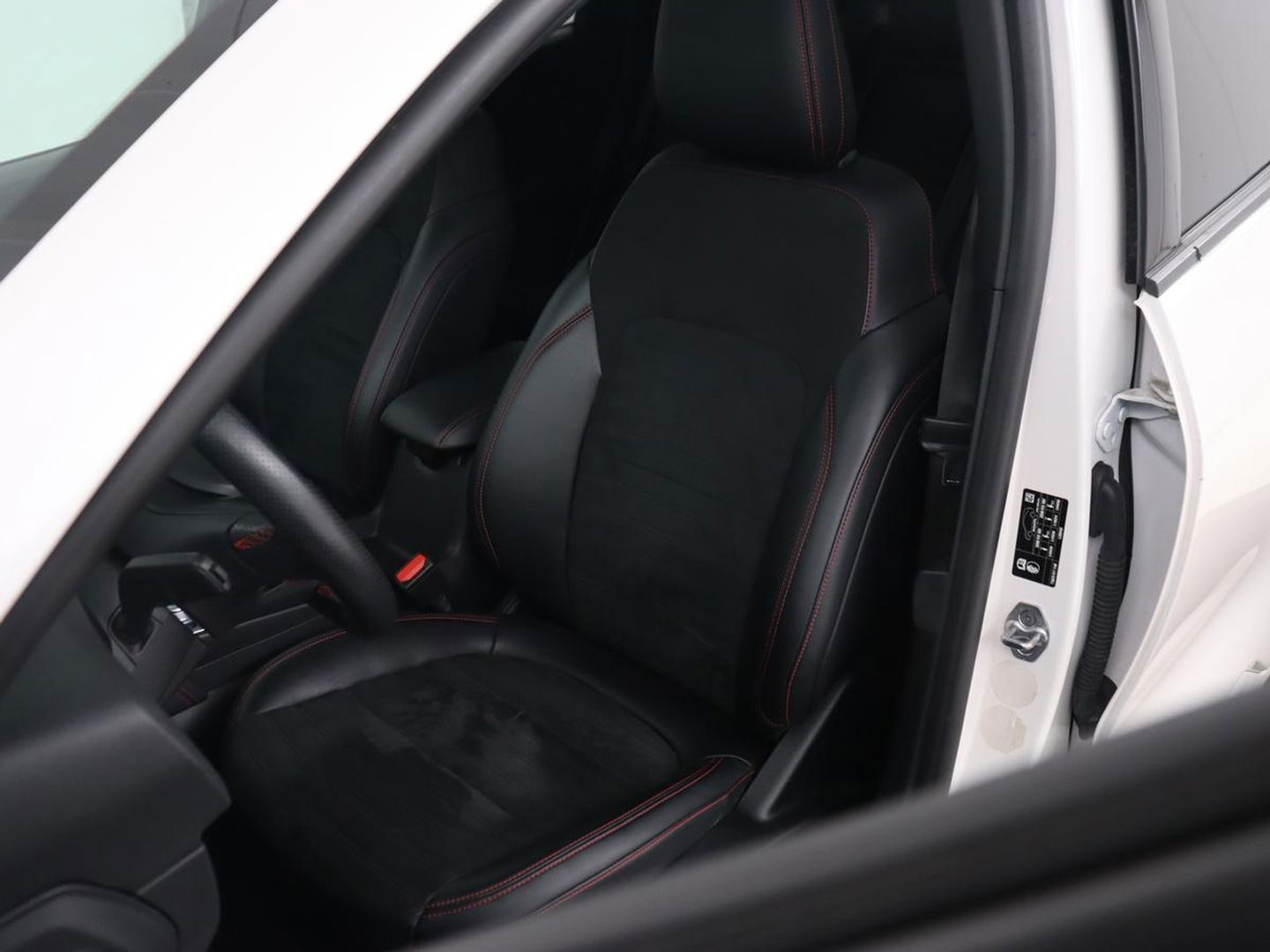 Ford Kuga 2.5 PHEV ST-Line | Panoramadak | Head-Up | Trekhaak | Stoelverwarming | Adaptive cruise | 360 Camera | Bang & Olufsen | Carplay | Keyless | Achterbankverwarming | Digital Cockpit | Plug In