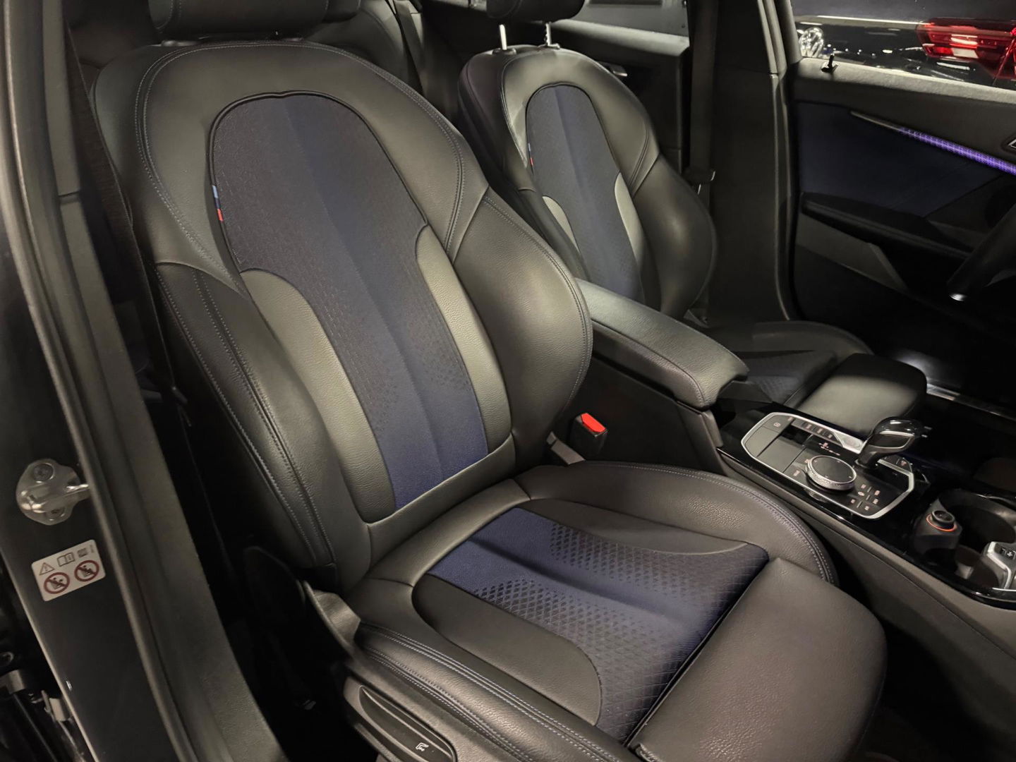 BMW 1-serie 118i High Executive Automaat panorama Led Navigatie