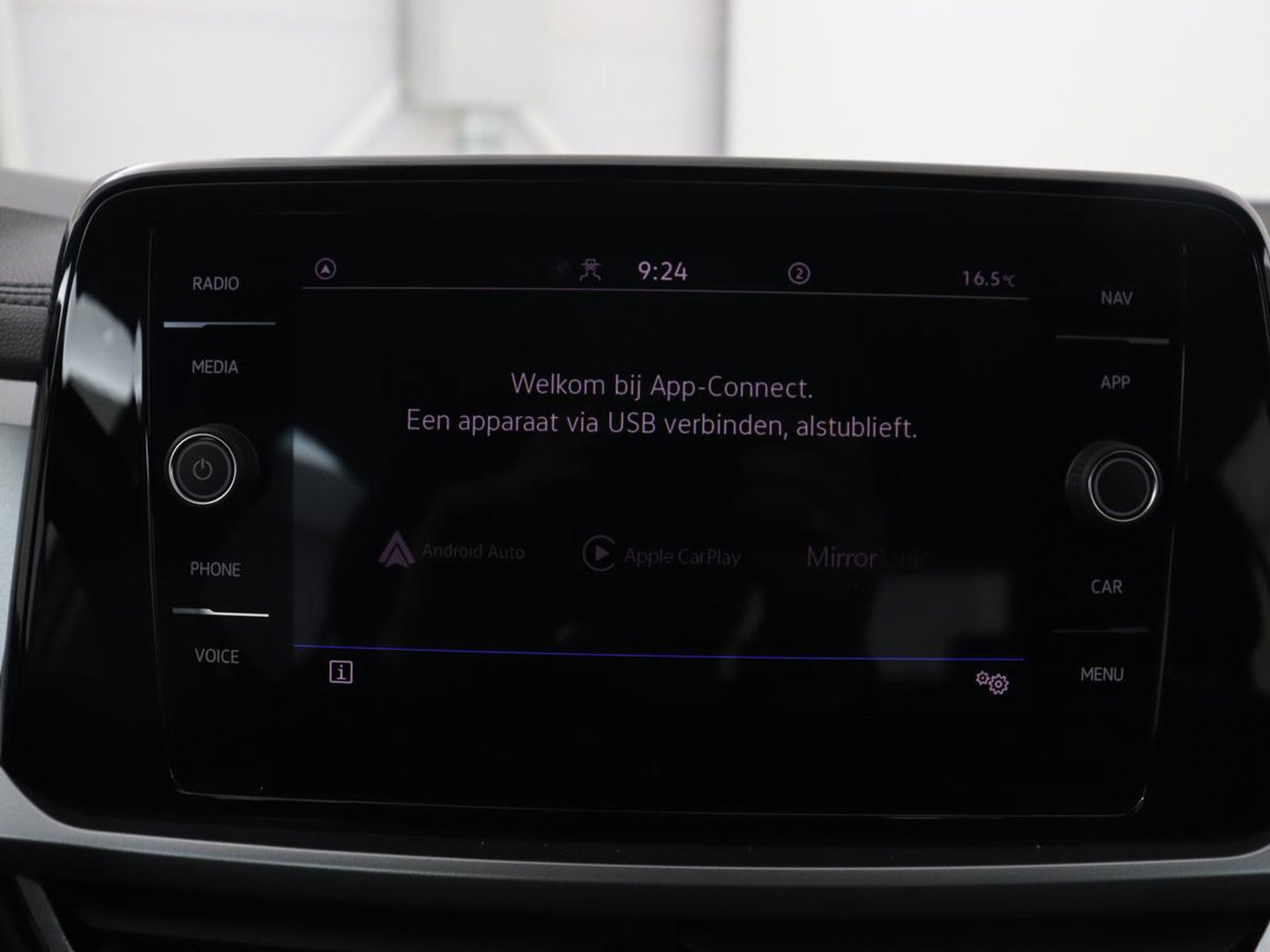 Volkswagen T-Roc 1.0 TSI Life | Stoelverwarming | Carplay | Adaptive cruise | Virtual Cockpit | Full LED | Park Assist | Airco | Bluetooth