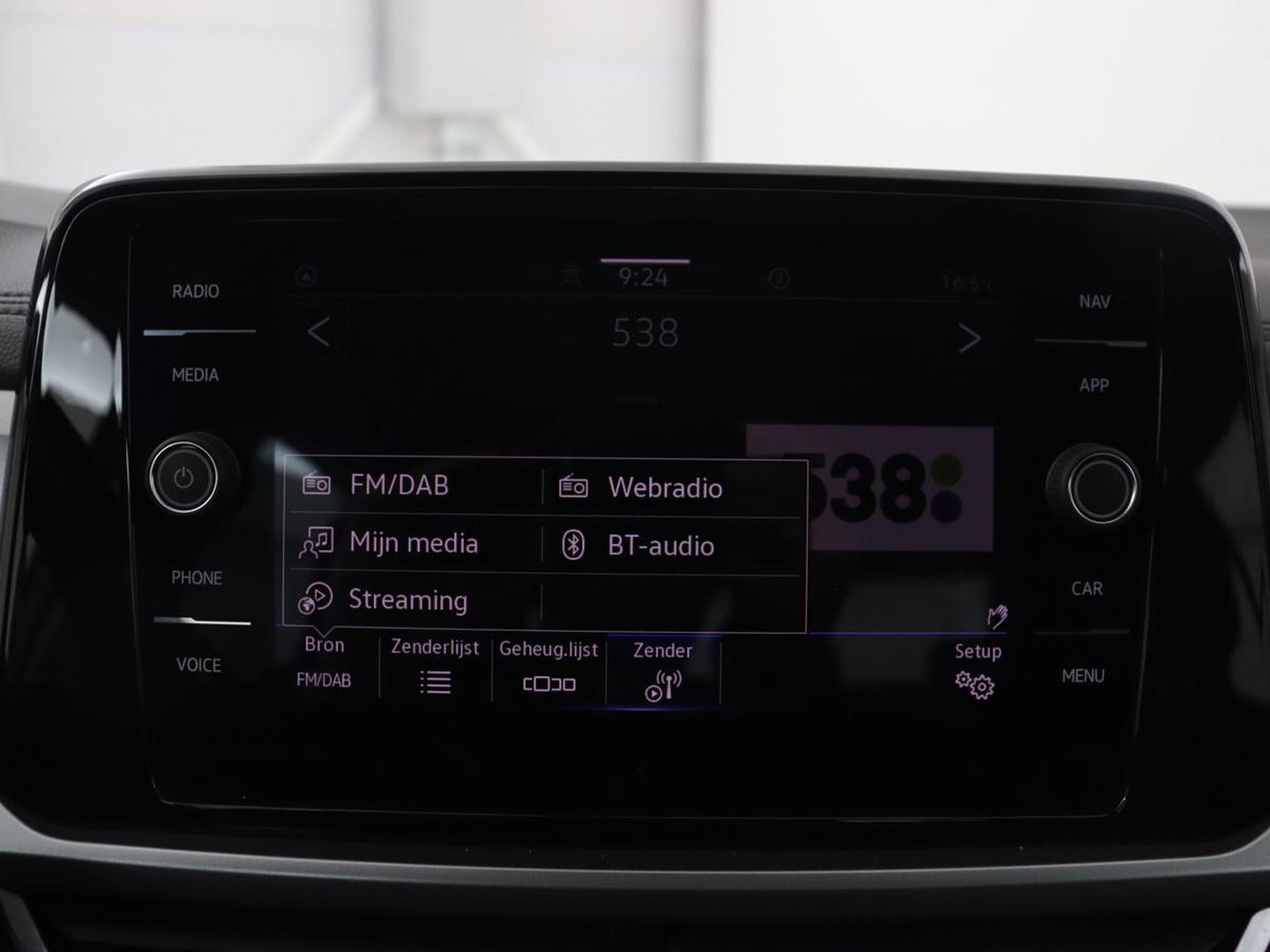 Volkswagen T-Roc 1.0 TSI Life | Stoelverwarming | Carplay | Adaptive cruise | Virtual Cockpit | Full LED | Park Assist | Airco | Bluetooth