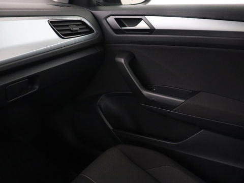 Volkswagen T-Roc 1.0 TSI Life | Stoelverwarming | Carplay | Adaptive cruise | Virtual Cockpit | Full LED | Park Assist | Airco | Bluetooth