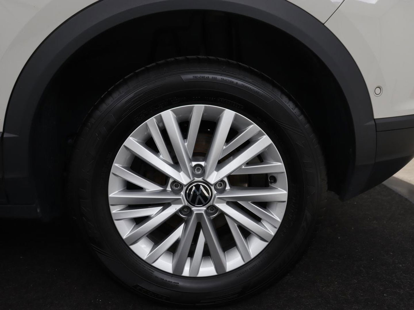 Volkswagen T-Roc 1.0 TSI Life | Stoelverwarming | Carplay | Adaptive cruise | Virtual Cockpit | Full LED | Park Assist | Airco | Bluetooth