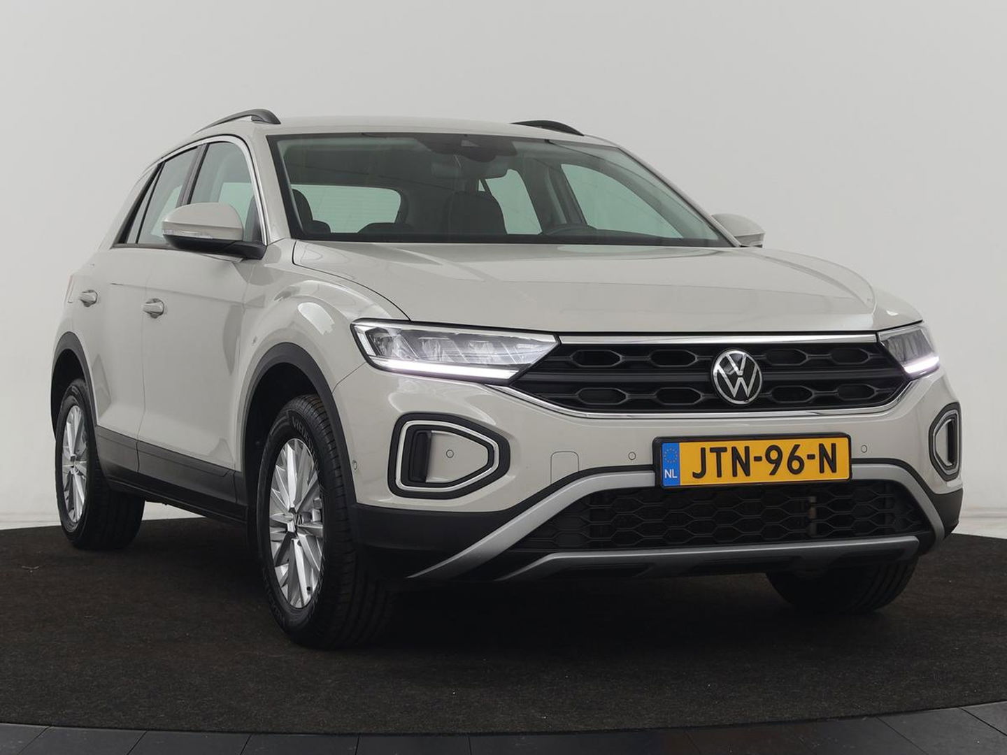 Volkswagen T-Roc 1.0 TSI Life | Stoelverwarming | Carplay | Adaptive cruise | Virtual Cockpit | Full LED | Park Assist | Airco | Bluetooth