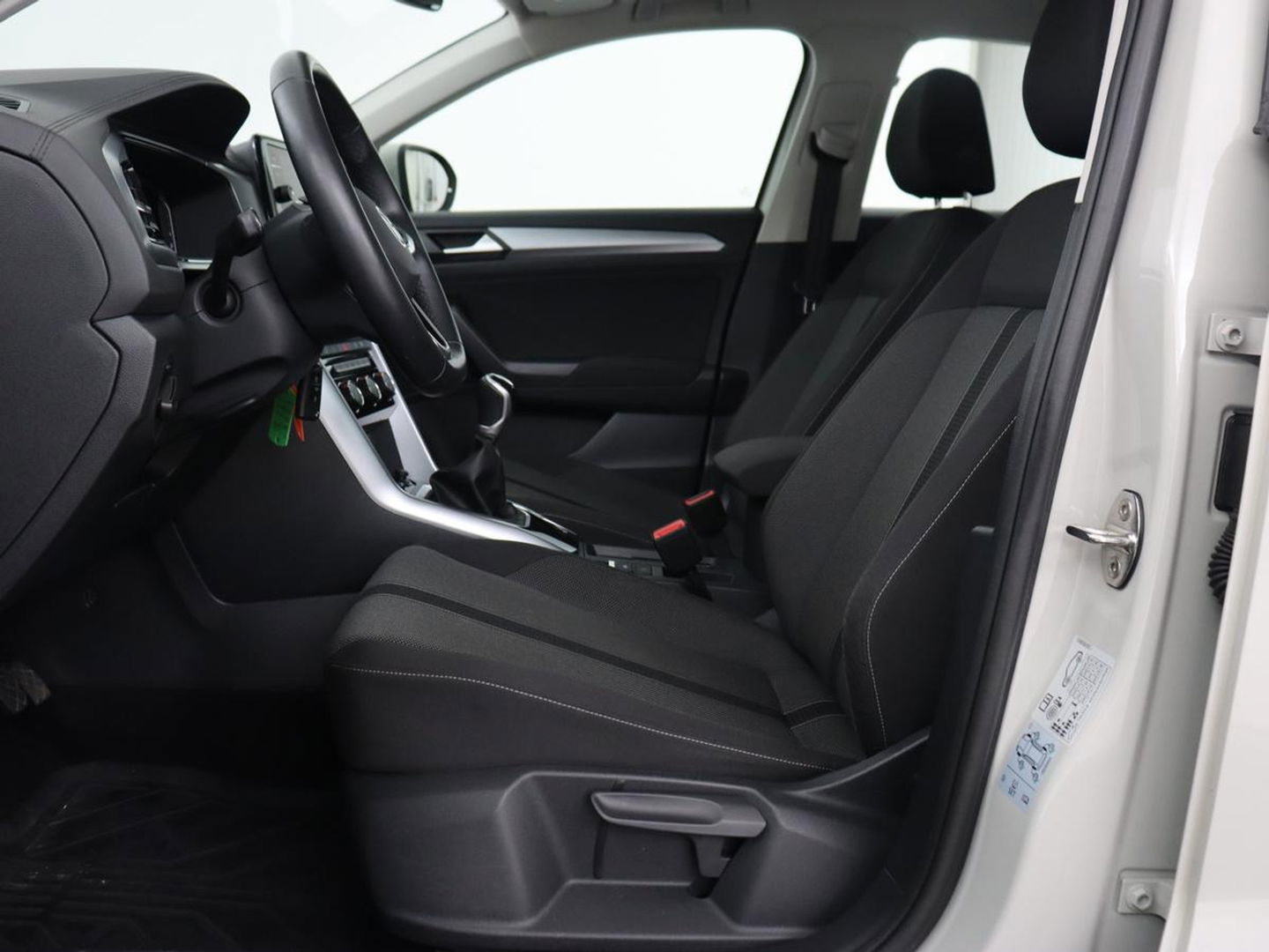 Volkswagen T-Roc 1.0 TSI Life | Stoelverwarming | Carplay | Adaptive cruise | Virtual Cockpit | Full LED | Park Assist | Airco | Bluetooth