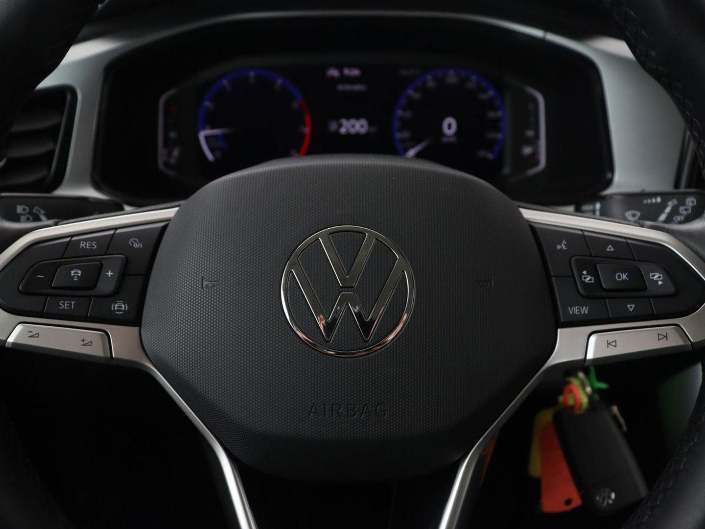 Volkswagen T-Roc 1.0 TSI Life | Stoelverwarming | Carplay | Adaptive cruise | Virtual Cockpit | Full LED | Park Assist | Airco | Bluetooth