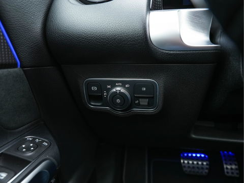 Mercedes-Benz EQB 300 4MATIC AMG-Line 67 kWh [ 3-Fase ] (INCL-BTW) *PANO | HEAD-UP | LEATHER-MICROFIBRE | MEMORY-PACK | WIDE-SCREEN-COCKPIT | FULL-LED | BLINDSPOT | AMBIENT-LIGHT | TOPVIEW | NAVI-FULLMAP | DAB+ | COMFORT/SEATS | ...