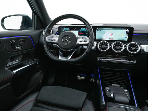 Mercedes-Benz EQB 300 4MATIC AMG-Line 67 kWh [ 3-Fase ] (INCL-BTW) *PANO | HEAD-UP | LEATHER-MICROFIBRE | MEMORY-PACK | WIDE-SCREEN-COCKPIT | FULL-LED | BLINDSPOT | AMBIENT-LIGHT | TOPVIEW | NAVI-FULLMAP | DAB+ | COMFORT/SEATS | ...