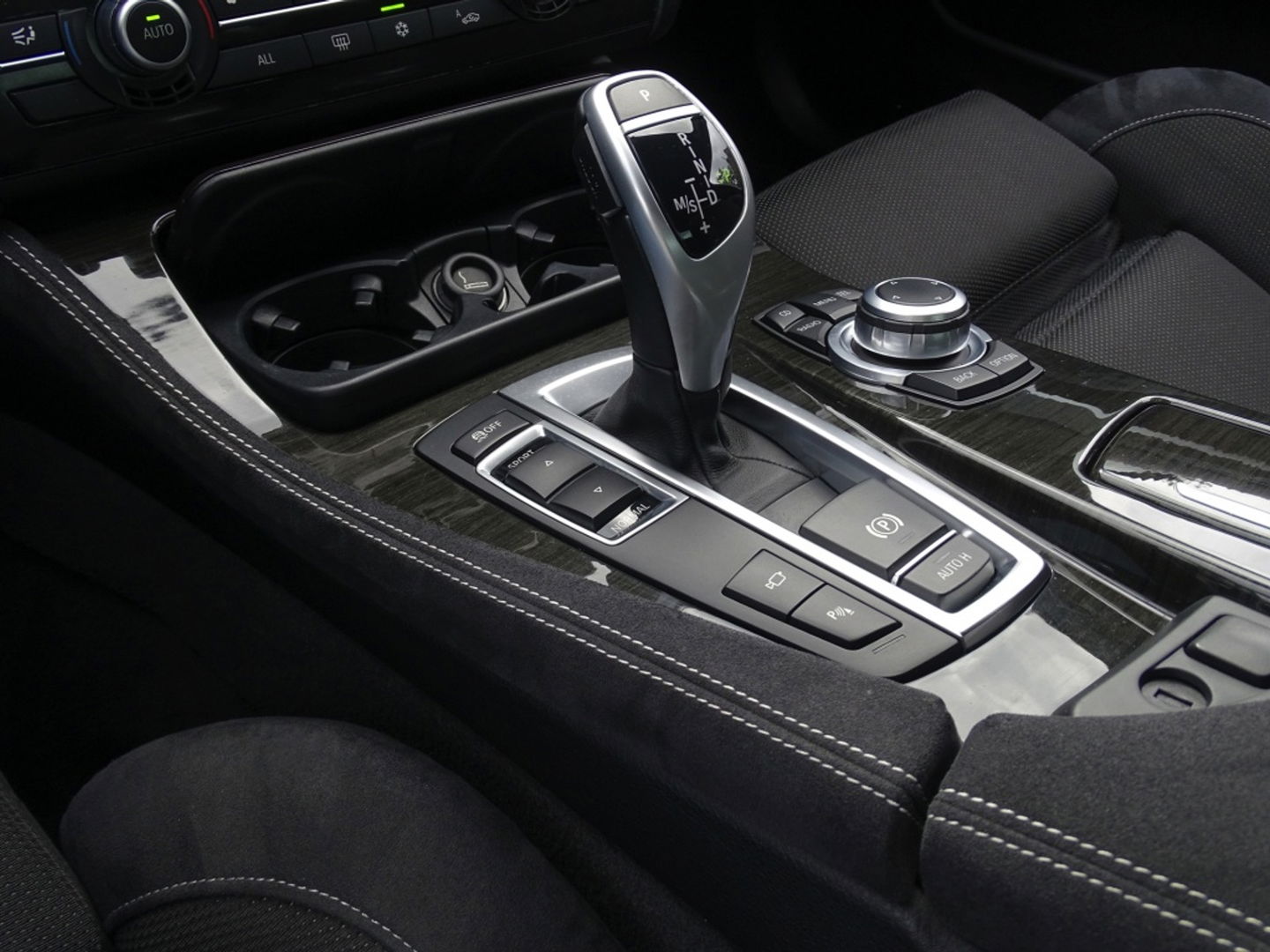 BMW 5 Serie 535i TwinTurbo 306PK / Executive / M Sport / LED