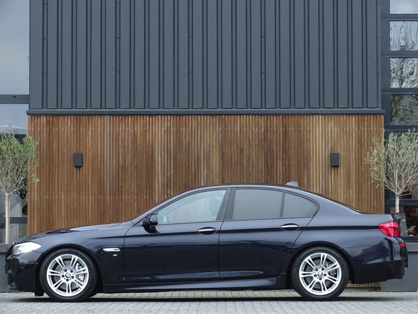 BMW 5 Serie 535i TwinTurbo 306PK / Executive / M Sport / LED