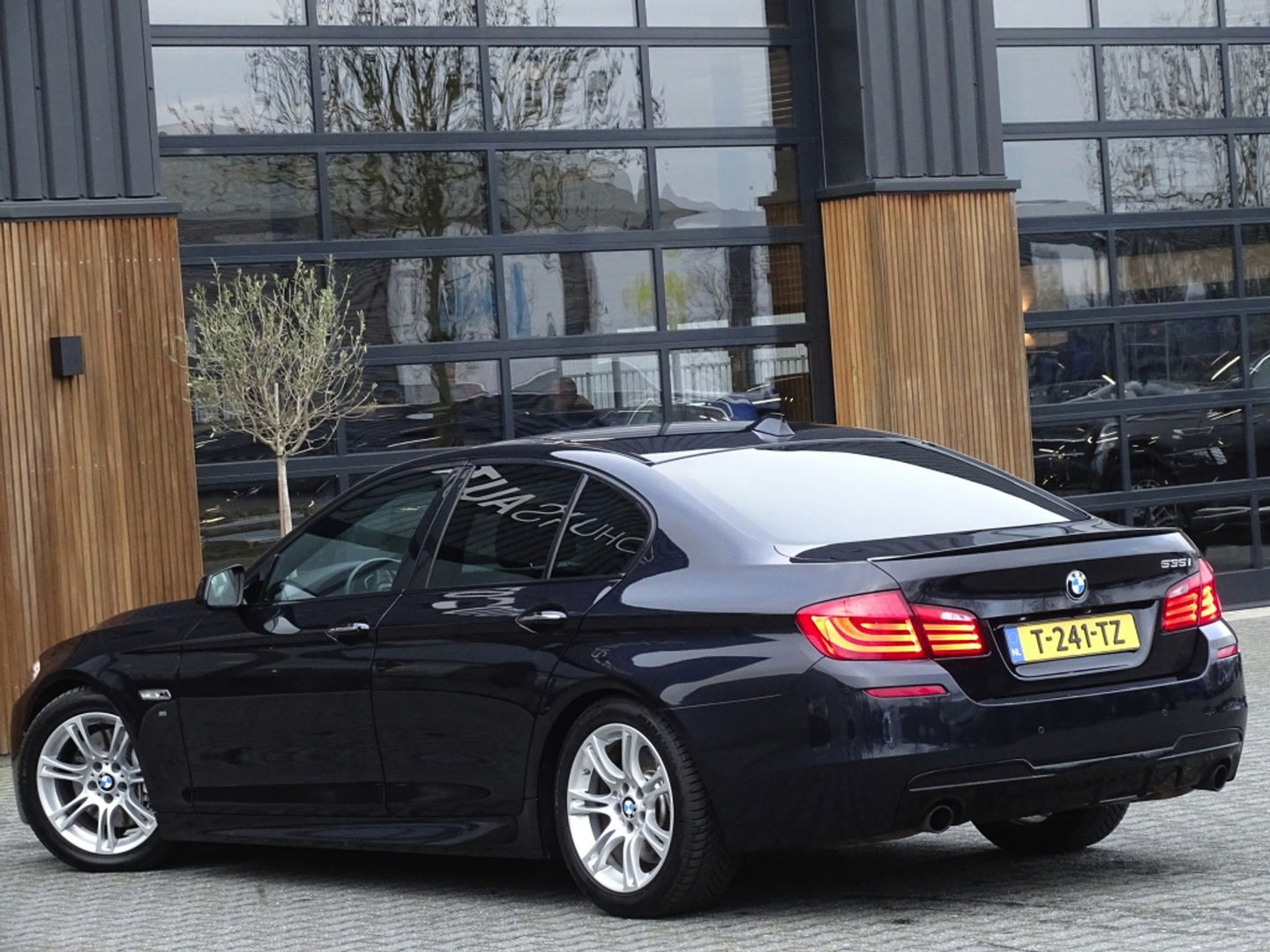 BMW 5 Serie 535i TwinTurbo 306PK / Executive / M Sport / LED