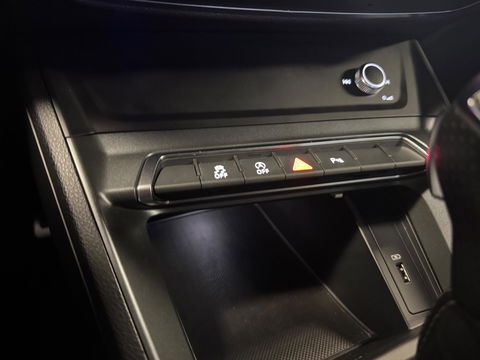 Audi Q3 35 TFSI S Line Automaat Panorama Camera Navigatie Matrix Led