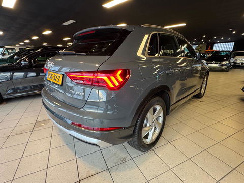Audi Q3 35 TFSI S Line Automaat Panorama Camera Navigatie Matrix Led