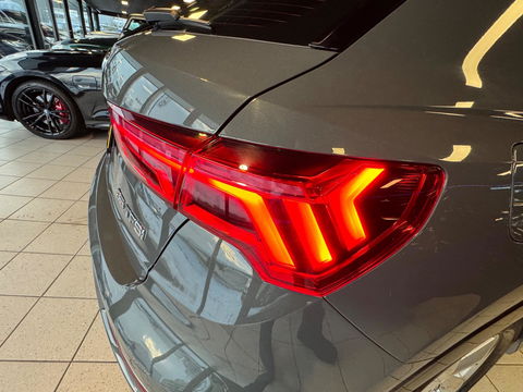 Audi Q3 35 TFSI S Line Automaat Panorama Camera Navigatie Matrix Led