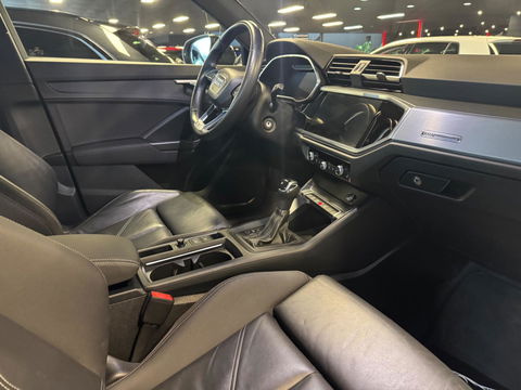 Audi Q3 35 TFSI S Line Automaat Panorama Camera Navigatie Matrix Led