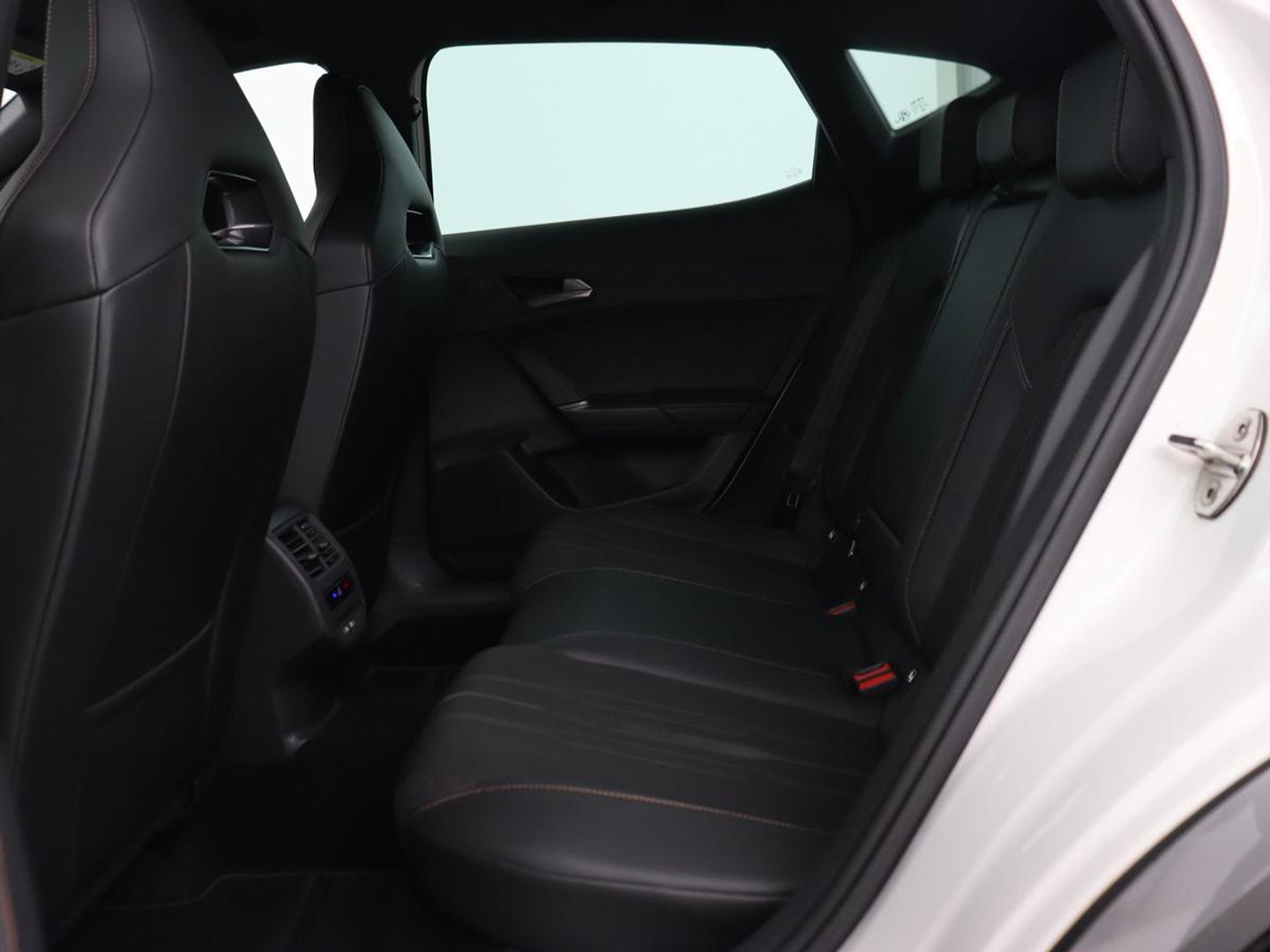 CUPRA Formentor 1.4 eHybrid VZ | 245pk | Stoelverwarming | Adaptive cruise | Memory | Camera | Navigatie | Sfeerverlichting | Keyless | Full LED | Sportstoelen | PHEV | Plug In