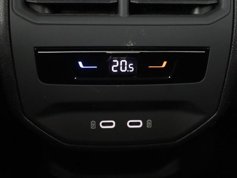 SEAT Leon 1.0 eTSI Style | Trekhaak | Camera | Carplay | Full LED | Navigatie | Cruise control | Parkeerhulp | Climate control | Bluetooth