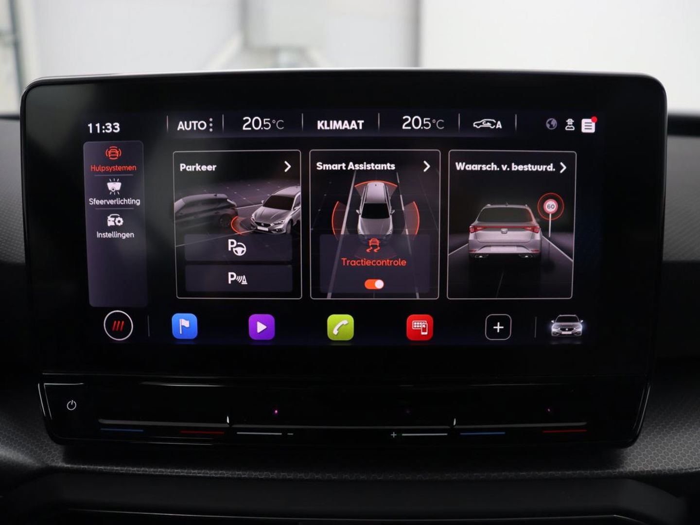 SEAT Leon 1.0 eTSI Style | Trekhaak | Camera | Carplay | Full LED | Navigatie | Cruise control | Parkeerhulp | Climate control | Bluetooth