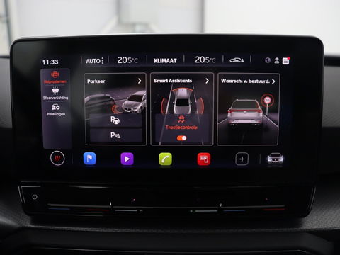 SEAT Leon 1.0 eTSI Style | Trekhaak | Camera | Carplay | Full LED | Navigatie | Cruise control | Parkeerhulp | Climate control | Bluetooth