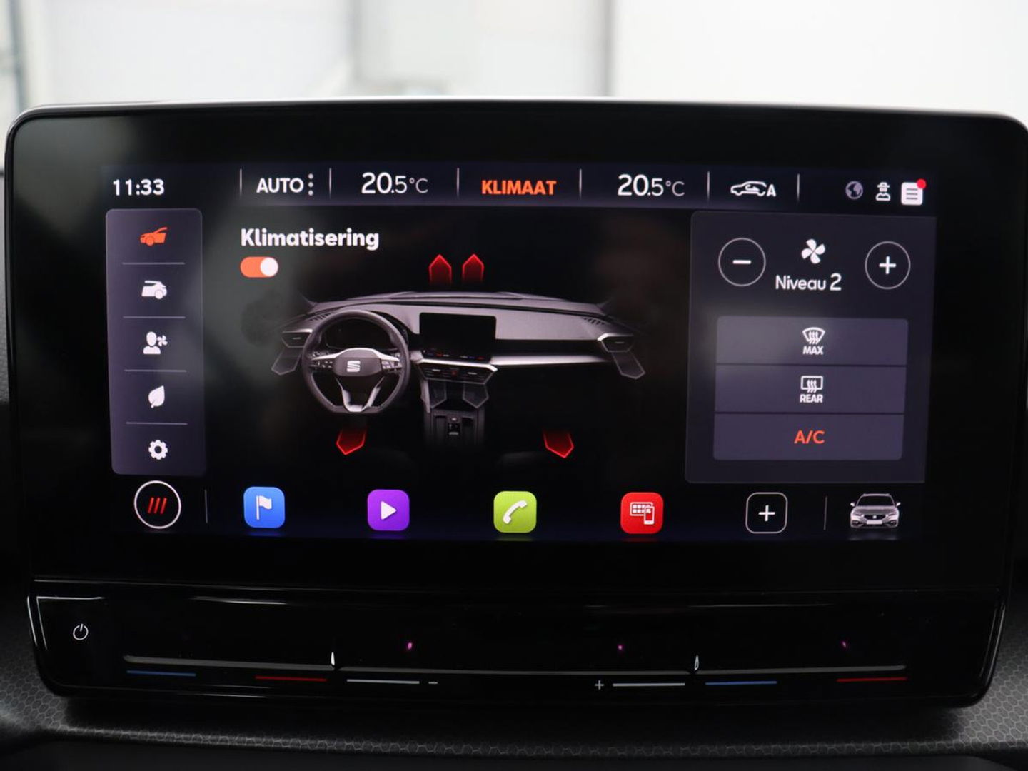 SEAT Leon 1.0 eTSI Style | Trekhaak | Camera | Carplay | Full LED | Navigatie | Cruise control | Parkeerhulp | Climate control | Bluetooth