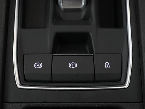 SEAT Leon 1.0 eTSI Style | Trekhaak | Camera | Carplay | Full LED | Navigatie | Cruise control | Parkeerhulp | Climate control | Bluetooth