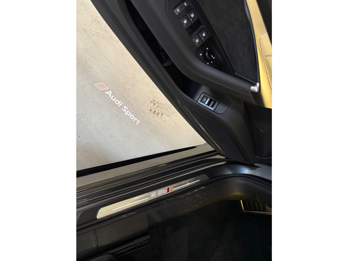 Audi RS6 quattro PANO, 4WS, Carbon (Fabrieks garantie tot 2026)