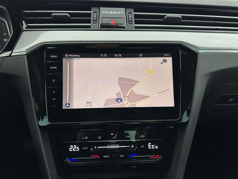Volkswagen Passat 1.4 TSI PHEV GTE Business (INCL-BTW) Aut. *FULL-LED | DIGI-COCKPIT | ADAPTIVE-CRUISE | NAVI-FULLMAP | KEYLESS | DAB+ | COMFORT-SEATS | SHIFTPADDLES | PRIVACY-GLASS | PDC | CAMERA | CARPLAY | 17''ALU*