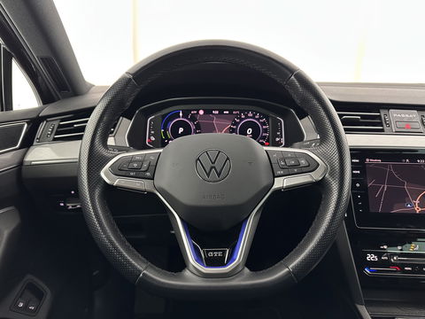 Volkswagen Passat 1.4 TSI PHEV GTE Business (INCL-BTW) Aut. *FULL-LED | DIGI-COCKPIT | ADAPTIVE-CRUISE | NAVI-FULLMAP | KEYLESS | DAB+ | COMFORT-SEATS | SHIFTPADDLES | PRIVACY-GLASS | PDC | CAMERA | CARPLAY | 17''ALU*