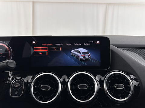 Mercedes-Benz B-Klasse 180 AMG-Line Business Solution (INCL-BTW) *LEATHER-MICROFIBRE | WIDESCREEN-COCKPIT | FULL-LED | BLINDSPOT | CAMERA | NAVI-FULLMAP | DAB+ | ECC | SHIFTPADDLES | CRUISE | HEATED-SPORTSEATS | TOWBAR | 18''ALU*