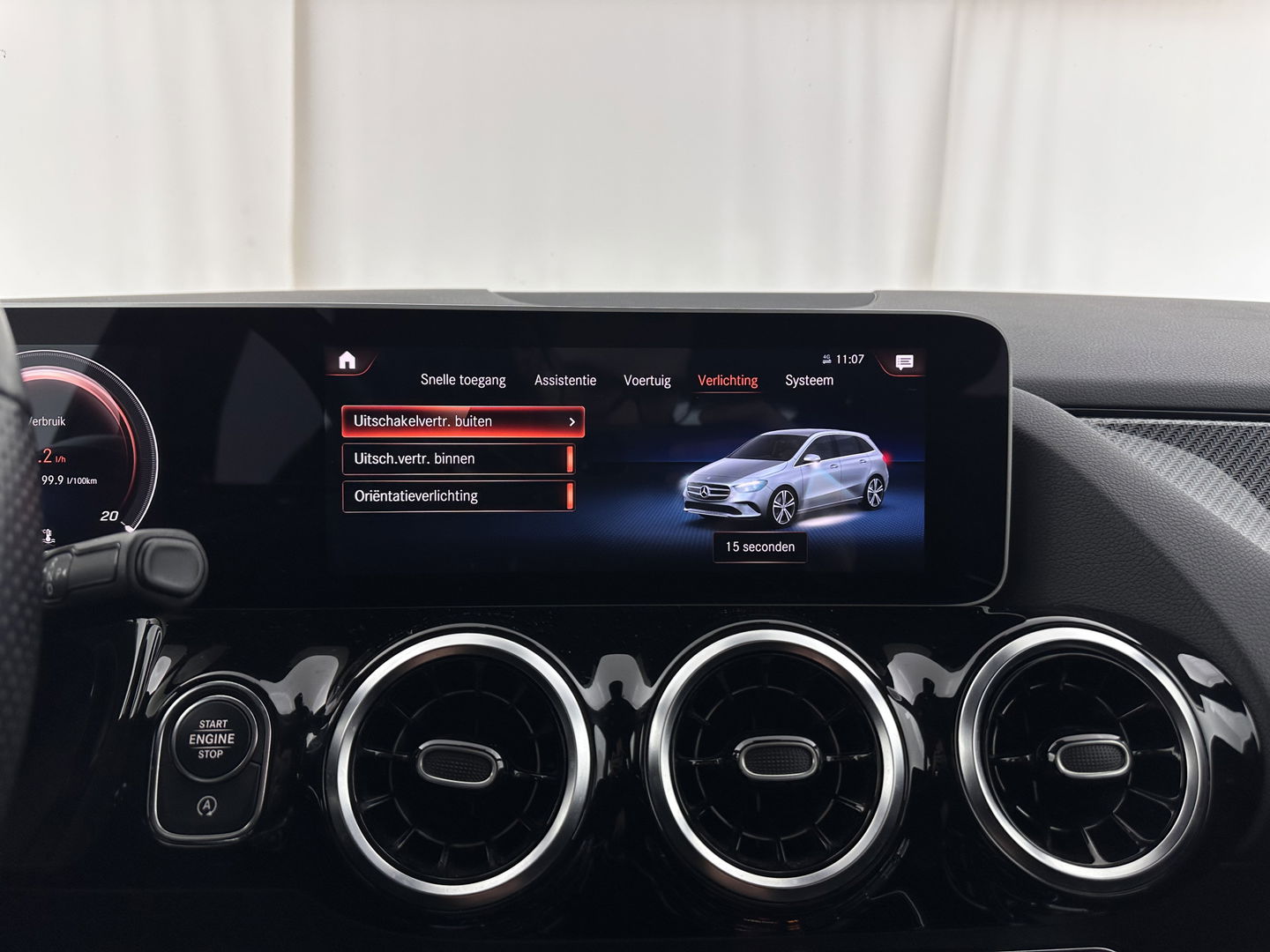 Mercedes-Benz B-Klasse 180 AMG-Line Business Solution (INCL-BTW) *LEATHER-MICROFIBRE | WIDESCREEN-COCKPIT | FULL-LED | BLINDSPOT | CAMERA | NAVI-FULLMAP | DAB+ | ECC | SHIFTPADDLES | CRUISE | HEATED-SPORTSEATS | TOWBAR | 18''ALU*