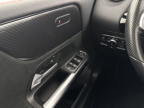 Mercedes-Benz B-Klasse 180 AMG-Line Business Solution (INCL-BTW) *LEATHER-MICROFIBRE | WIDESCREEN-COCKPIT | FULL-LED | BLINDSPOT | CAMERA | NAVI-FULLMAP | DAB+ | ECC | SHIFTPADDLES | CRUISE | HEATED-SPORTSEATS | TOWBAR | 18''ALU*