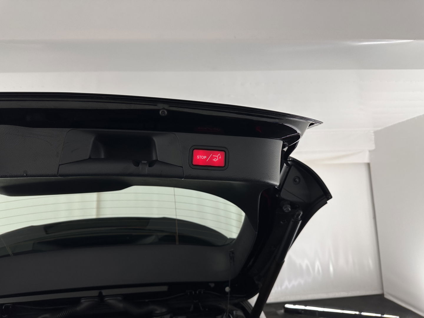 Mercedes-Benz B-Klasse 180 AMG-Line Business Solution (INCL-BTW) *LEATHER-MICROFIBRE | WIDESCREEN-COCKPIT | FULL-LED | BLINDSPOT | CAMERA | NAVI-FULLMAP | DAB+ | ECC | SHIFTPADDLES | CRUISE | HEATED-SPORTSEATS | TOWBAR | 18''ALU*