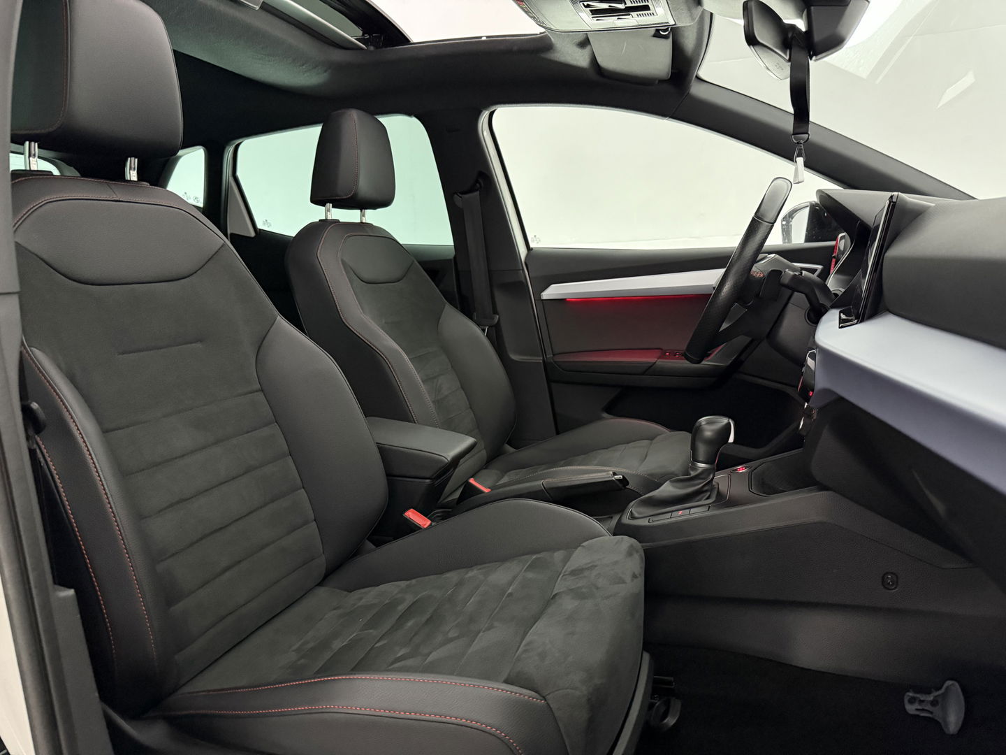 SEAT Ibiza 1.0 EcoTSI FR | Pano | Virtual | Camera | Sfeer | Adap. Cruise | Stoelverw. | Keyless | Carplay