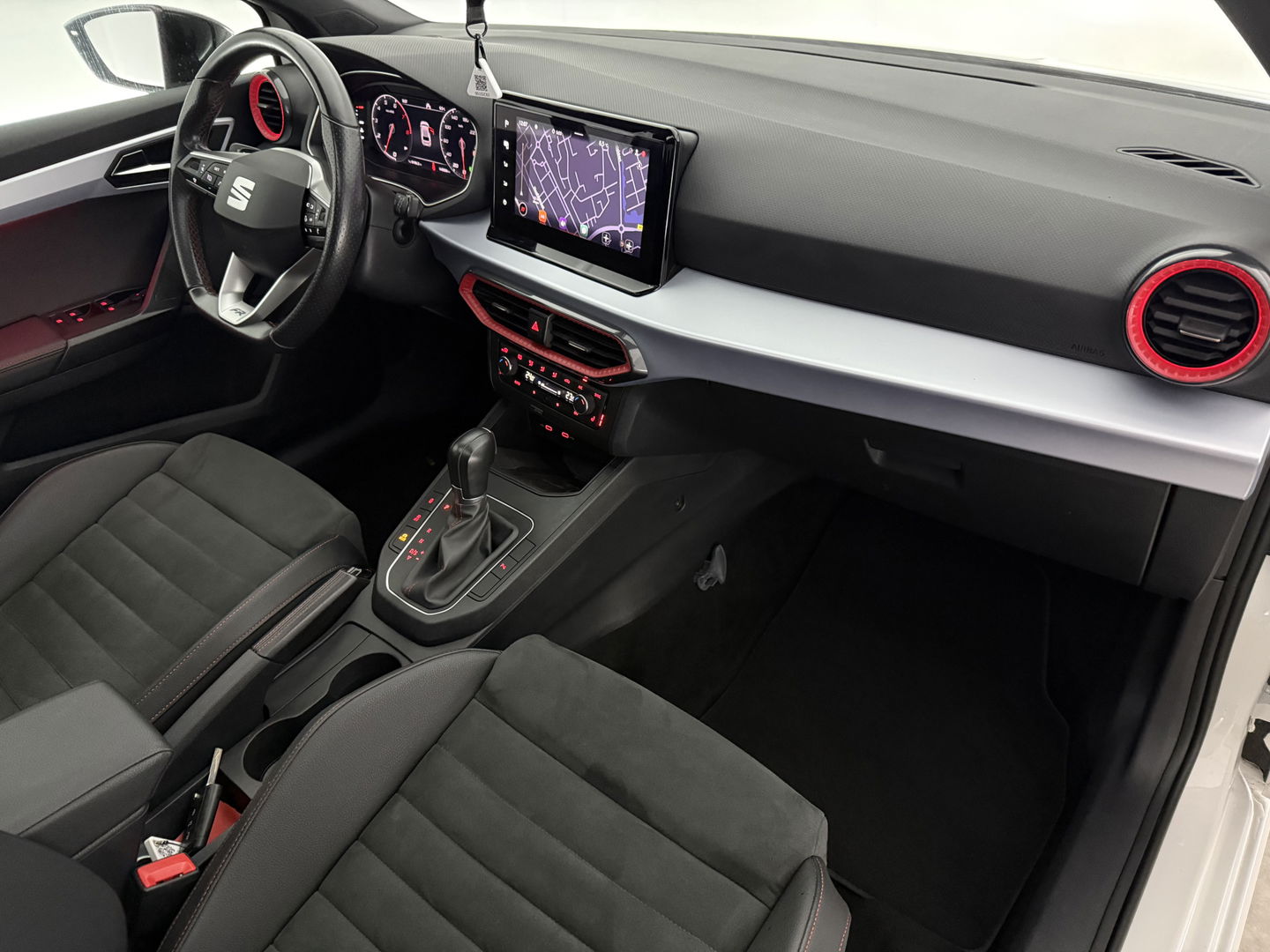 SEAT Ibiza 1.0 EcoTSI FR | Pano | Virtual | Camera | Sfeer | Adap. Cruise | Stoelverw. | Keyless | Carplay