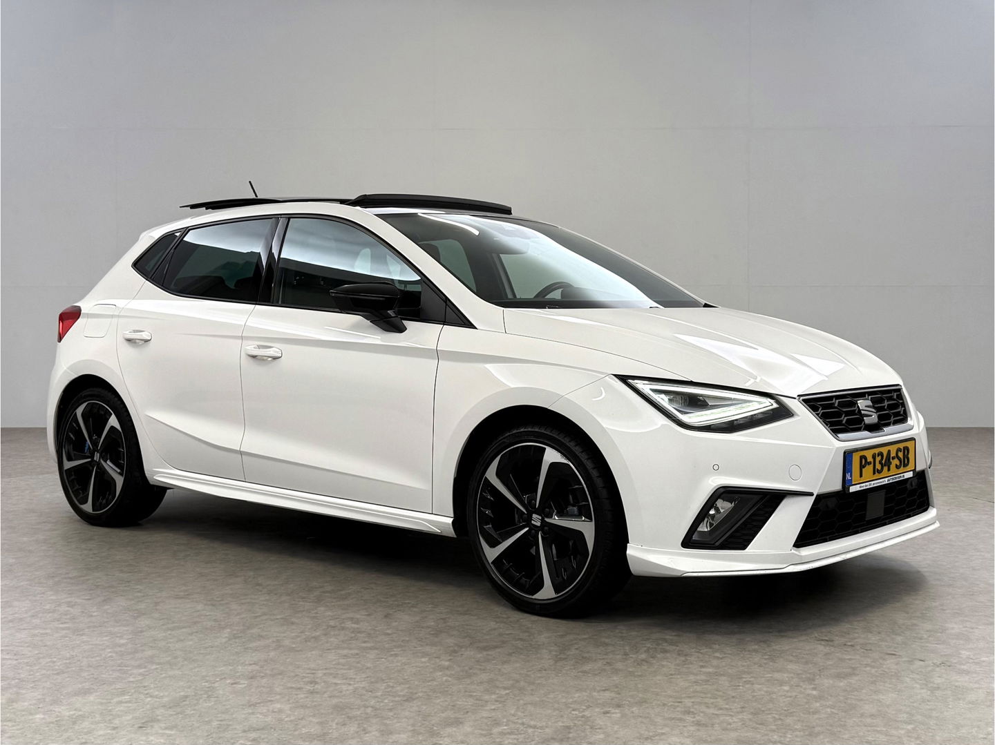 SEAT Ibiza 1.0 EcoTSI FR | Pano | Virtual | Camera | Sfeer | Adap. Cruise | Stoelverw. | Keyless | Carplay