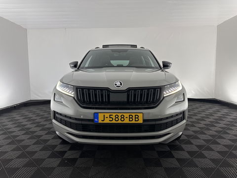 Škoda Kodiaq 1.5 TSI Sportline Business (INCL-BTW) Aut. *PANO | LEATHER-MICROFIBRE | FULL-LED | MEMORY-PACK | DIGI-COCKPIT | NAVI-FULLMAP | CAMERA | DAB+ | AMBIENT-LIGHT | KEYLESS | DAB+ | CARPLAY | PRIVACY-GLASS | 20"ALU*