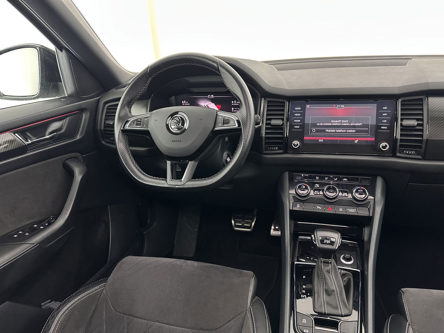 Škoda Kodiaq 1.5 TSI Sportline Business (INCL-BTW) Aut. *PANO | LEATHER-MICROFIBRE | FULL-LED | MEMORY-PACK | DIGI-COCKPIT | NAVI-FULLMAP | CAMERA | DAB+ | AMBIENT-LIGHT | KEYLESS | DAB+ | CARPLAY | PRIVACY-GLASS | 20"ALU*