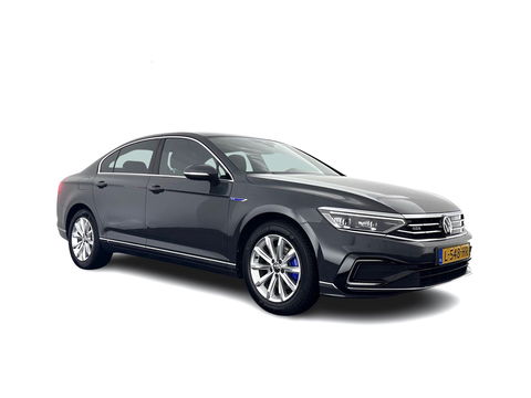 Volkswagen Passat 1.4 TSI PHEV GTE Business (INCL-BTW) Aut. *FULL-LED | DIGI-COCKPIT | ADAPTIVE-CRUISE | NAVI-FULLMAP | KEYLESS | DAB+ | COMFORT-SEATS | SHIFTPADDLES | PRIVACY-GLASS | PDC | CAMERA | CARPLAY | 17''ALU*