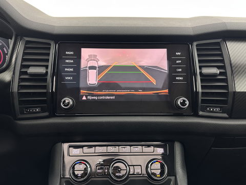 Škoda Kodiaq 1.5 TSI Sportline Business (INCL-BTW) Aut. *PANO | LEATHER-MICROFIBRE | FULL-LED | MEMORY-PACK | DIGI-COCKPIT | NAVI-FULLMAP | CAMERA | DAB+ | AMBIENT-LIGHT | KEYLESS | DAB+ | CARPLAY | PRIVACY-GLASS | 20"ALU*