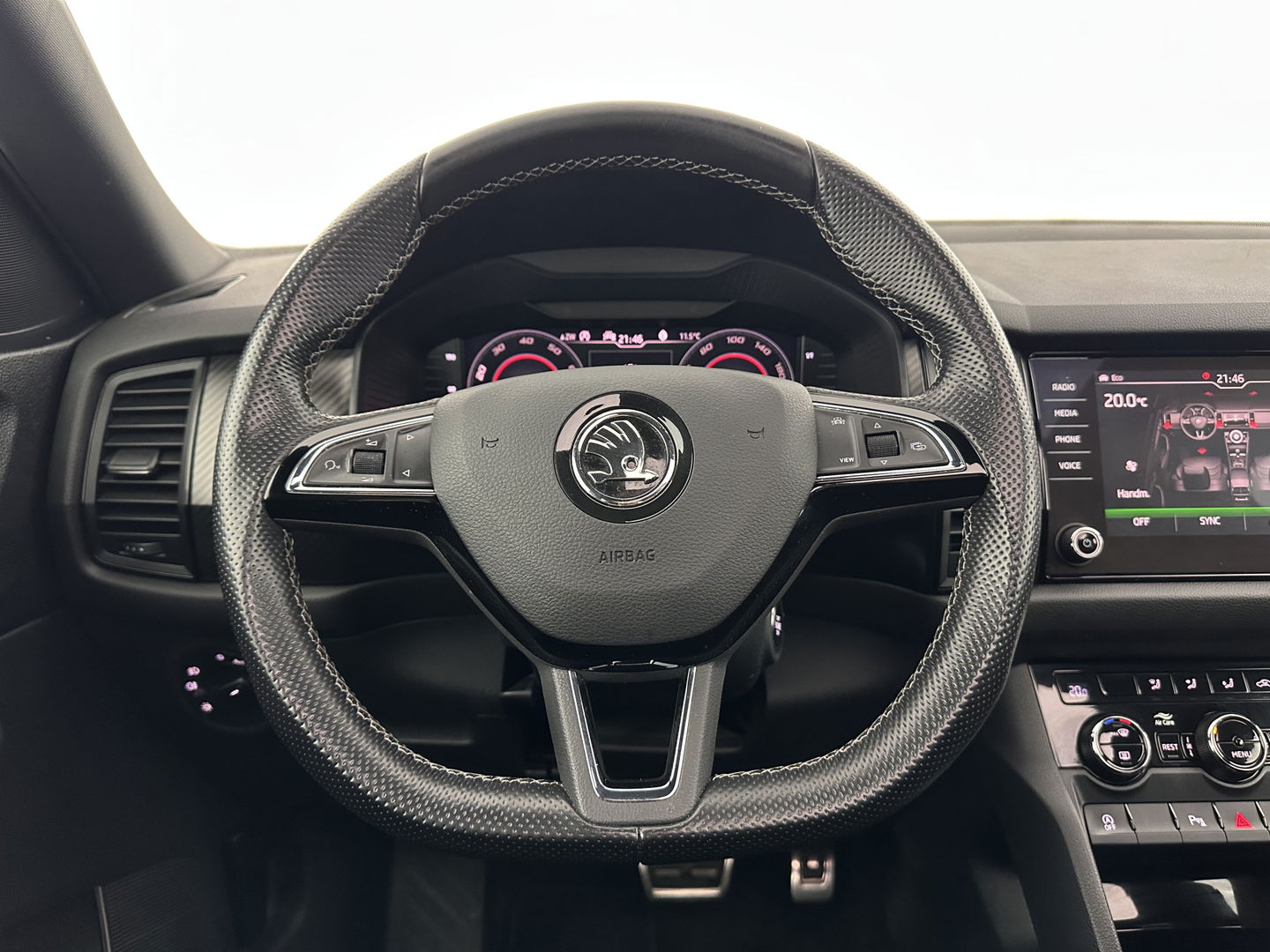 Škoda Kodiaq 1.5 TSI Sportline Business (INCL-BTW) Aut. *PANO | LEATHER-MICROFIBRE | FULL-LED | MEMORY-PACK | DIGI-COCKPIT | NAVI-FULLMAP | CAMERA | DAB+ | AMBIENT-LIGHT | KEYLESS | DAB+ | CARPLAY | PRIVACY-GLASS | 20"ALU*