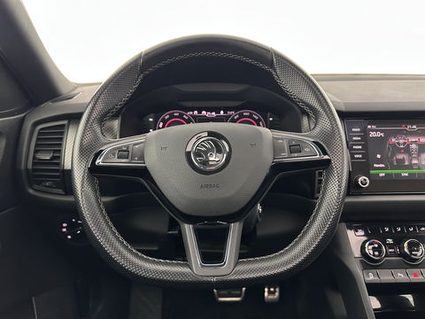 Škoda Kodiaq 1.5 TSI Sportline Business (INCL-BTW) Aut. *PANO | LEATHER-MICROFIBRE | FULL-LED | MEMORY-PACK | DIGI-COCKPIT | NAVI-FULLMAP | CAMERA | DAB+ | AMBIENT-LIGHT | KEYLESS | DAB+ | CARPLAY | PRIVACY-GLASS | 20"ALU*